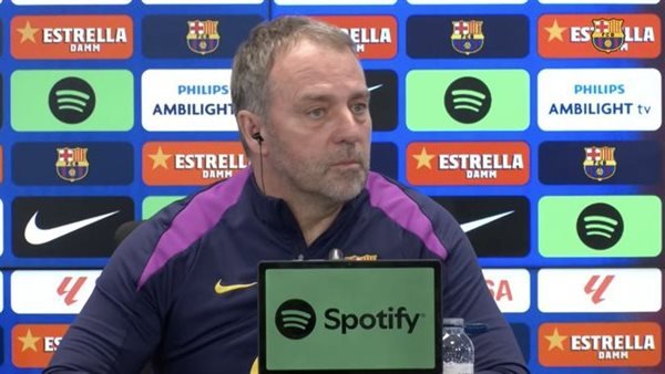 هانز فليك يشيد بأداء برشلونة رغم الخروج من كأس الملك ويثني على باو كوبارسي