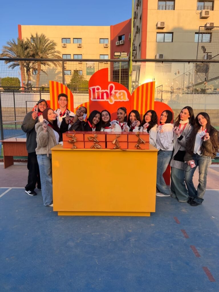 حملة “Linka” بالجامعة الكندية تعيد إحياء التجمعات الاجتماعية وتشجع التواصل الواقعي